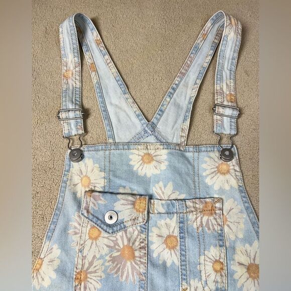 No boundaries women’s Jean Overalls with daisy pattern - Picture 5 of 10